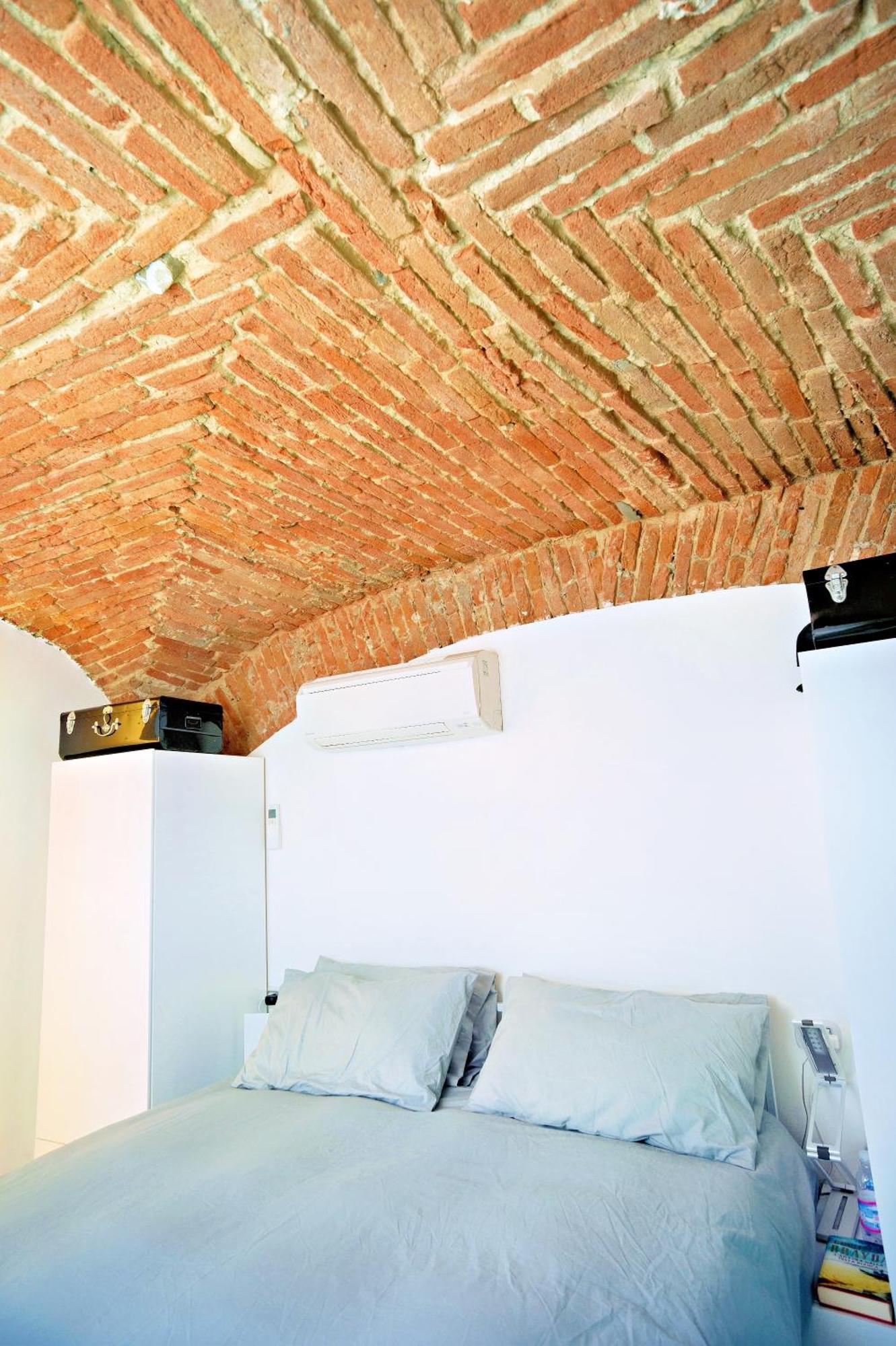 Elegant And Modern Loft In Medieval ボローニャ エクステリア 写真