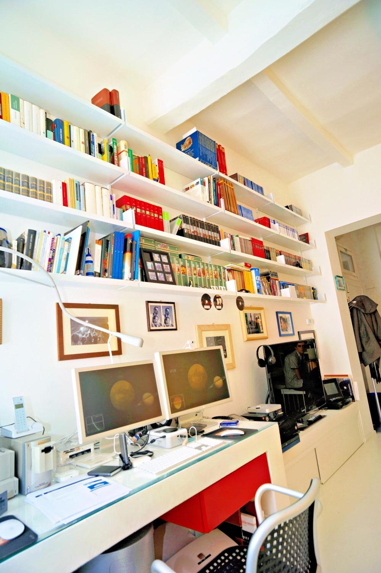 Elegant And Modern Loft In Medieval ボローニャ エクステリア 写真