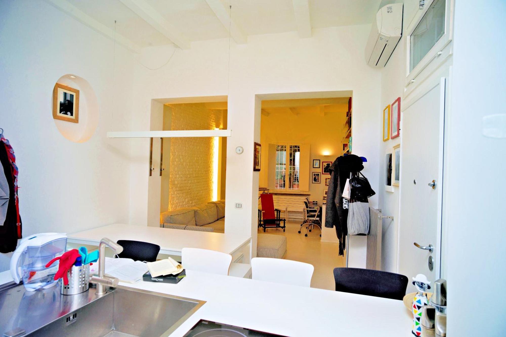 Elegant And Modern Loft In Medieval ボローニャ エクステリア 写真