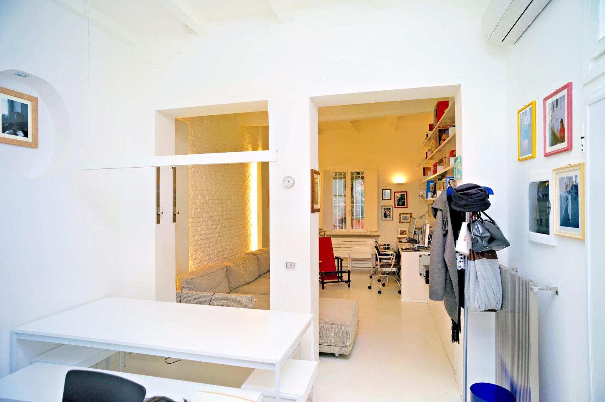 Elegant And Modern Loft In Medieval ボローニャ エクステリア 写真